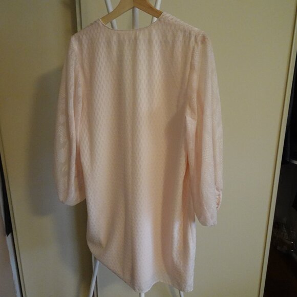 H&M V-Neck Puff Sleeve Short Dress in Size 6 - Picture 4 of 5